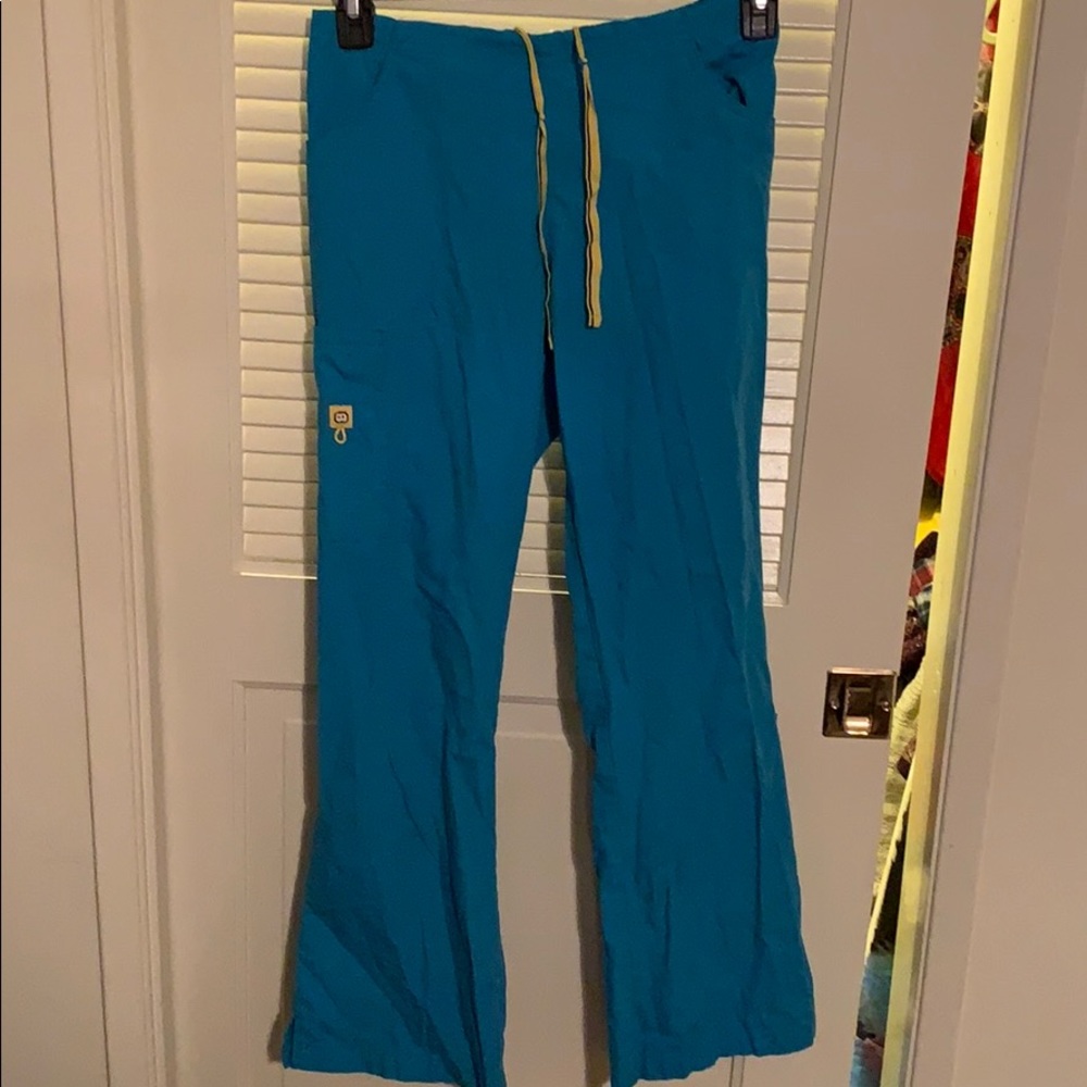 Wonder wink scrub pants